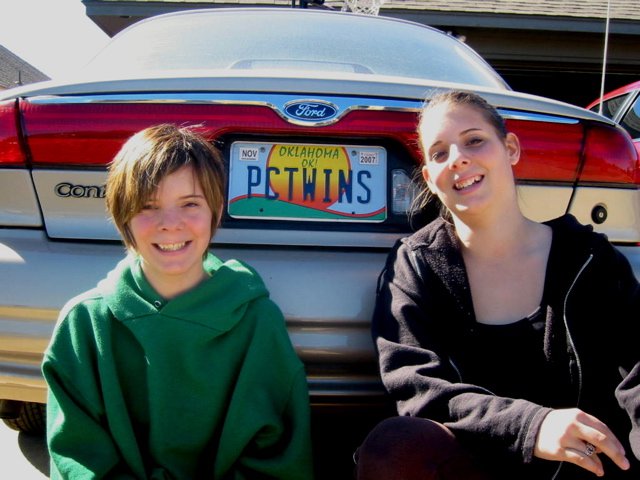 PC Twins - Candice & Cassidy w mom's old car